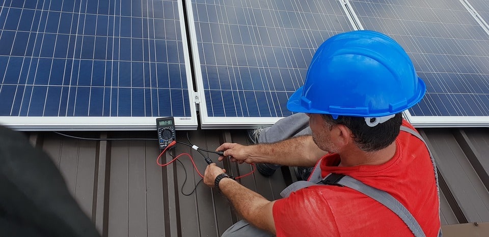 Les clés pour concrétiser un projet de hangar solaire durable